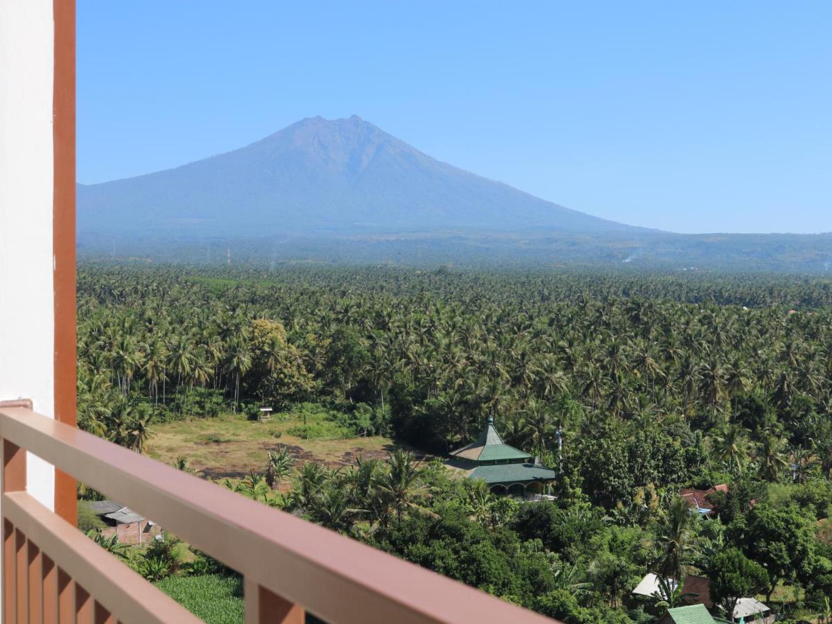 Illira Hotel Banyuwangi Banyuwangi  Eksteriør billede